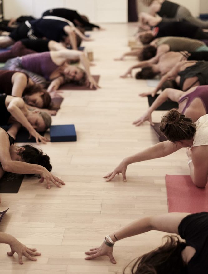 Holdundervisning i Yogaliving